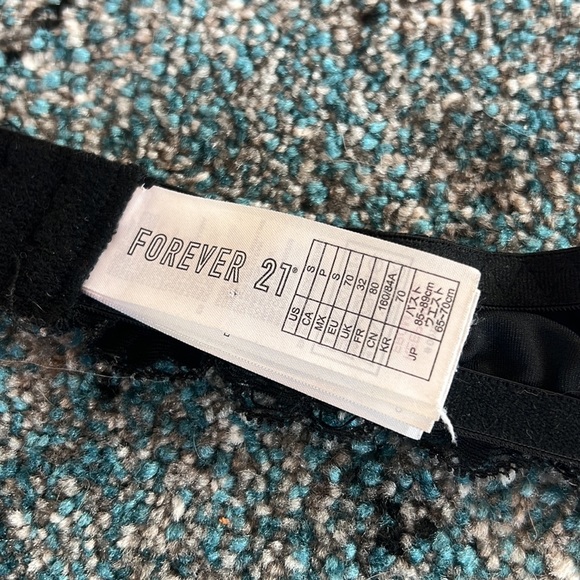 Black Lace Halter Stretchy Unpadded Bralette Bra - Picture 7 of 9